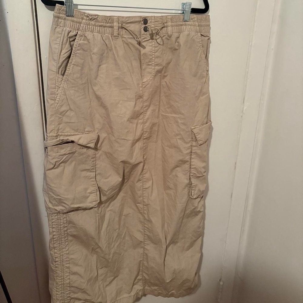 Garage Men's Beige Cargo Shorts